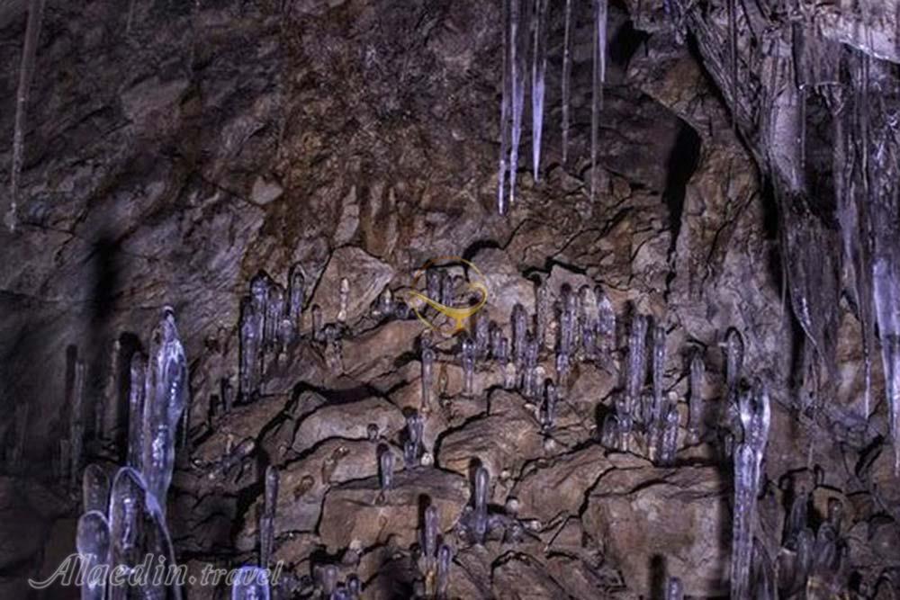 غار یخ‌ مراد گچسر | علاءالدین تراول