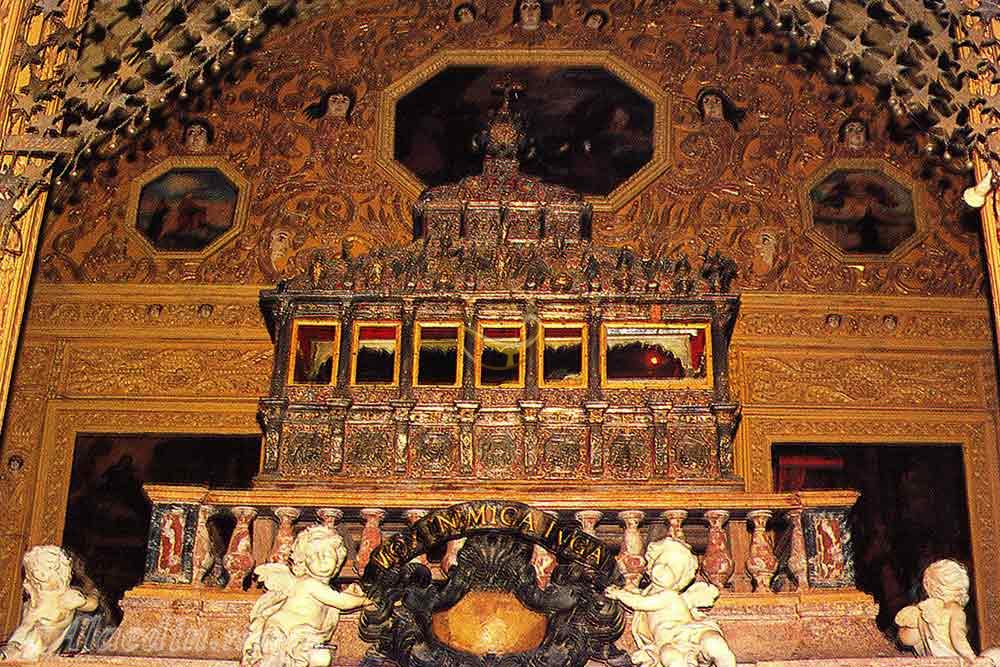 کلیسای بوم ژیزوس در گوا - هند | علاءالدین تراول