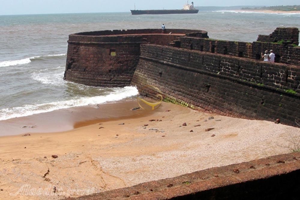 قلعه آگوادا در گوا - هند | علاءالدین تراول