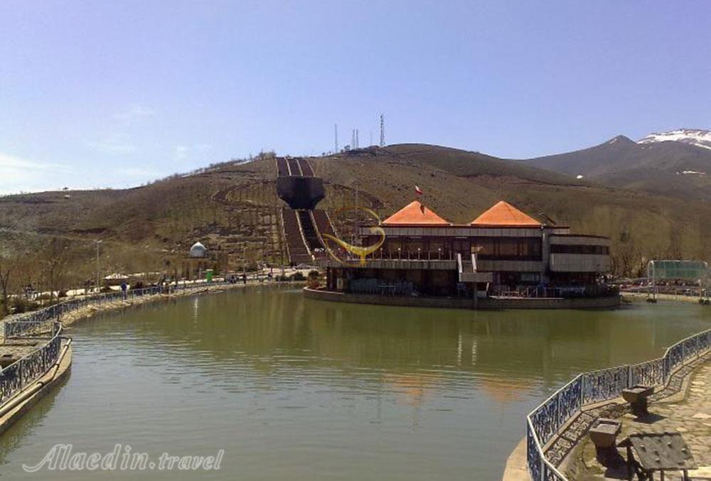 مجموعه تفریحی توریستی تپه عباس آباد در همدان | علاءالدین تراول