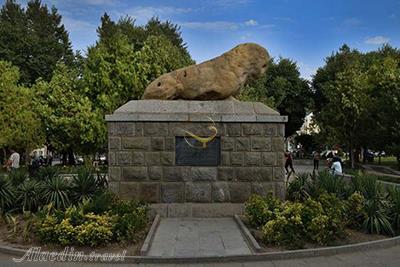 شیر سنگی همدان