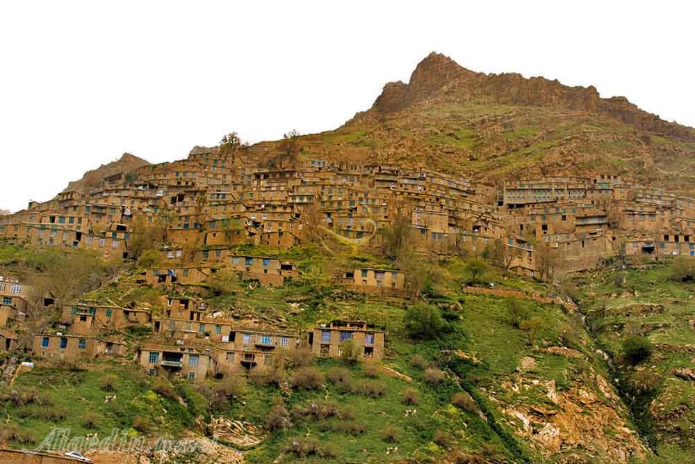 روستای اورامانات محل قرارگیری آرامگاه پیر شالیار هورامان | علاءالدین تراول