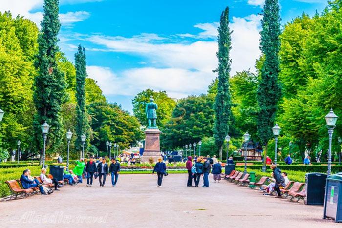 پارک اسپلانادی در هلسینکی - فنلاند | علاءالدین تراول