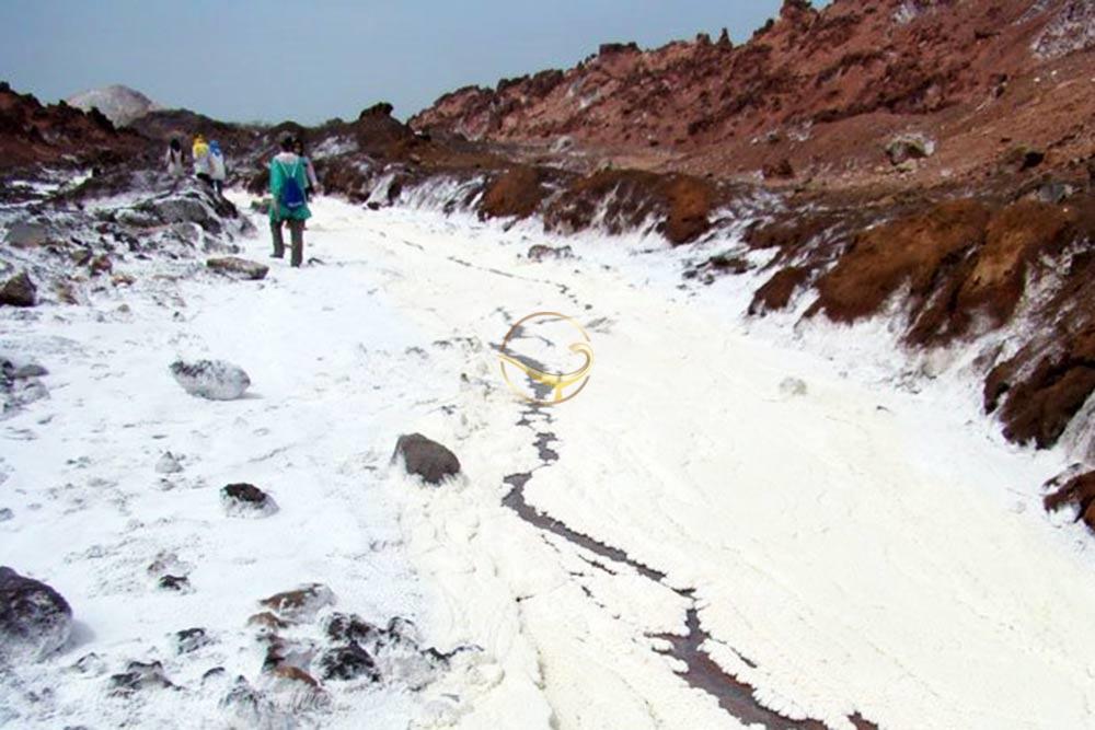 دشت نمک در جزیره هرمز | علاءالدین تراول