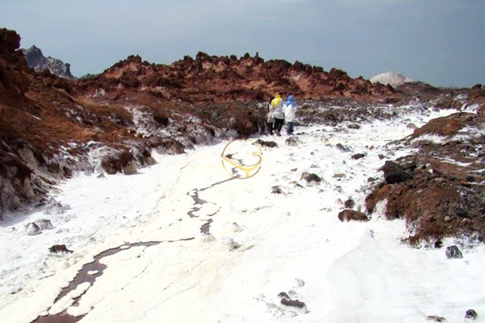 دشت نمک در جزیره هرمز | علاءالدین تراول