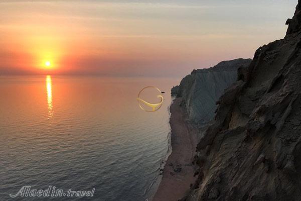 پرتگاه غروب در جزیره هرمز