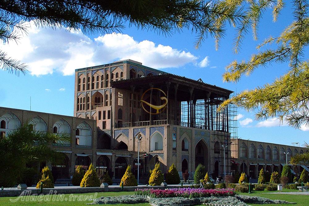 کاخ عالی قاپو اصفهان | علاءالدین تراول