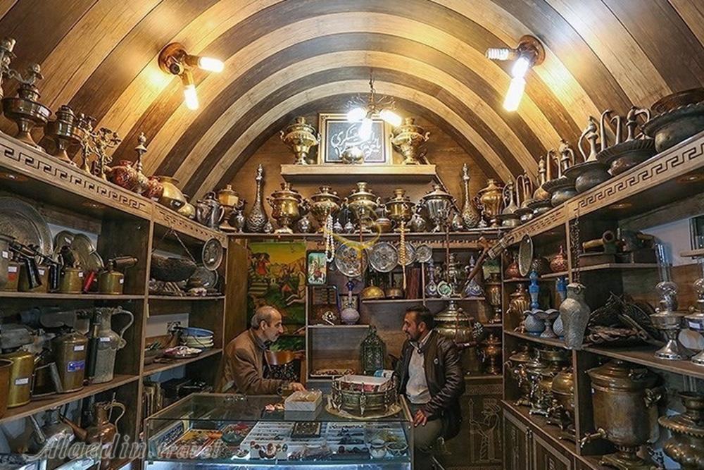 نمایی از دکان های داخل بازار قیصریه اصفهان | علاءالدین تراول