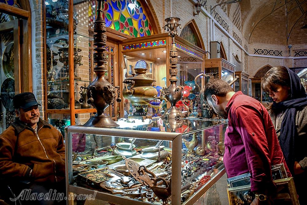 نمای داخلی بازار قیصریه اصفهان | علاءالدین تراول