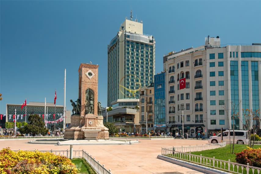 میدان تکسیم استانبول | علاالدین تراول