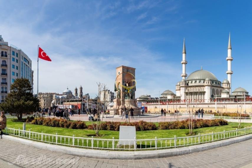 میدان تکسیم استانبول | علاالدین تراول
