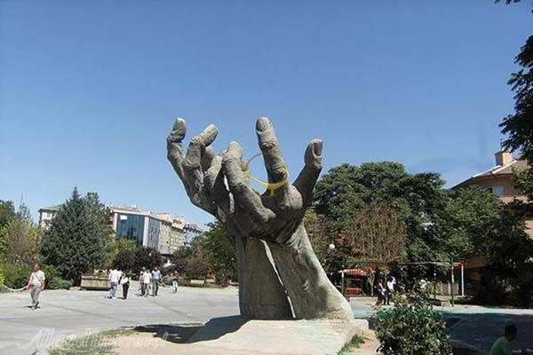 پارک ادنان سایگون در ازمیر - ترکیه