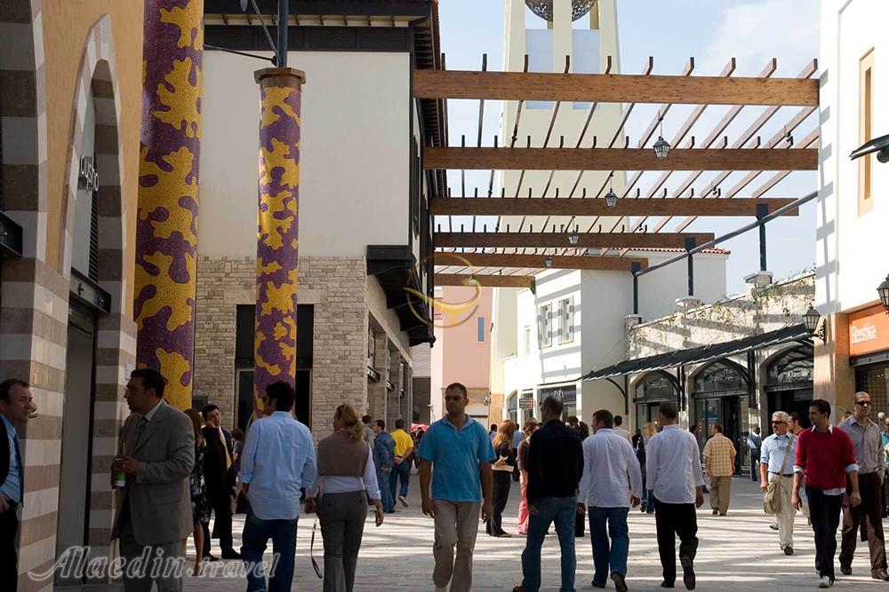 مرکز خرید فروم برنوا در ازمیر - ترکیه | علاءالدین تراول