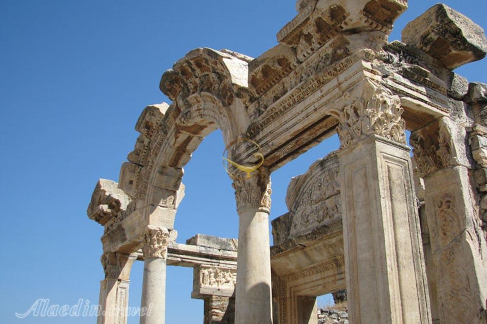 معبد آرتمیس در ازمیر - ترکیه | علاءالدین تراول