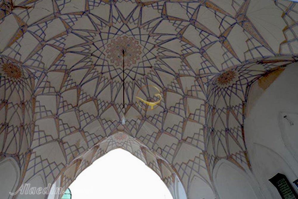 آرامگاه و مقبره ملامحسن فیض کاشانی در کاشان | علاءالدین تراول