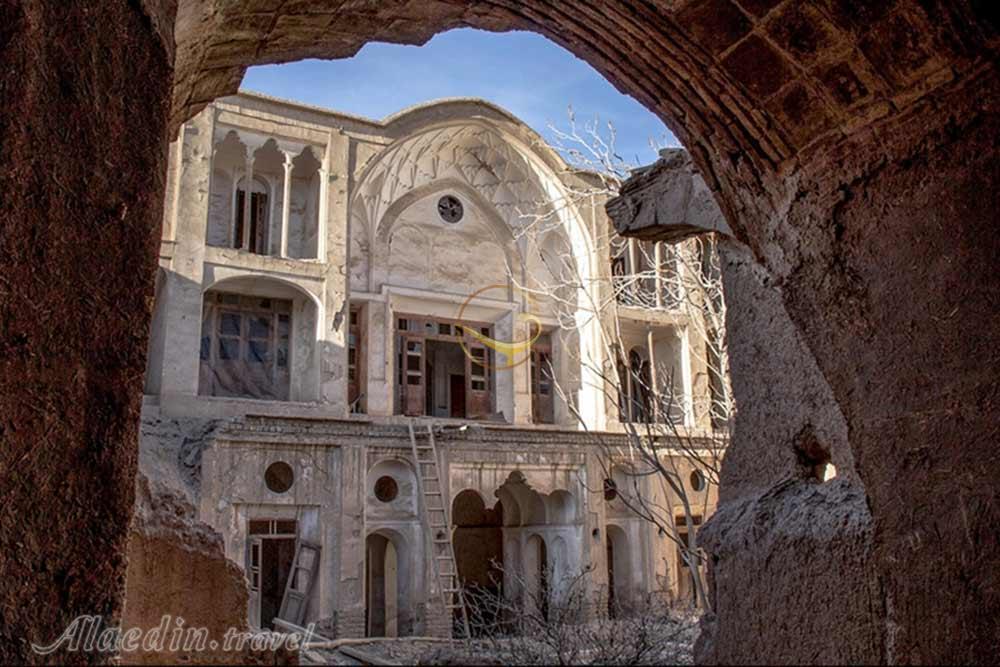 خانه حکیم باشی (ابوالفضل حکیم باشی) در کاشان | علاءالدین تراول