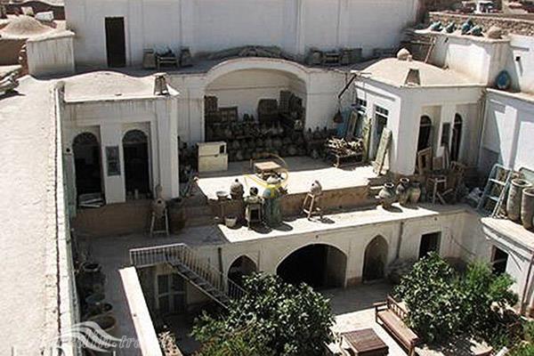 خانه مشکی در کاشان