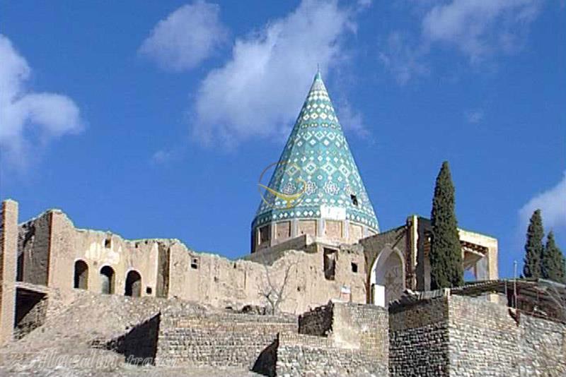 بقعه بابا افضل در کاشان