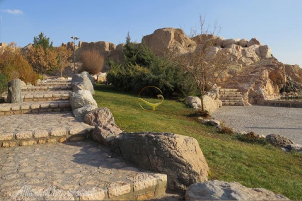 بوستان انقلاب در کرمان | علاءالدین تراول