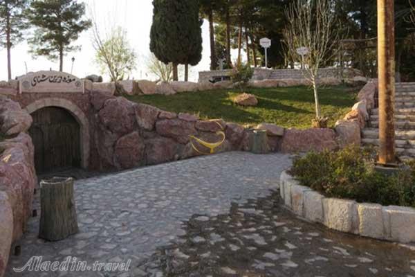 بوستان انقلاب در کرمان