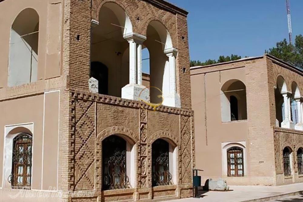 باغ موزه هرندی در کرمان (موزه رضاشاه، موزه ساز، موزه باستان شناسی) | علاءالدین تراول