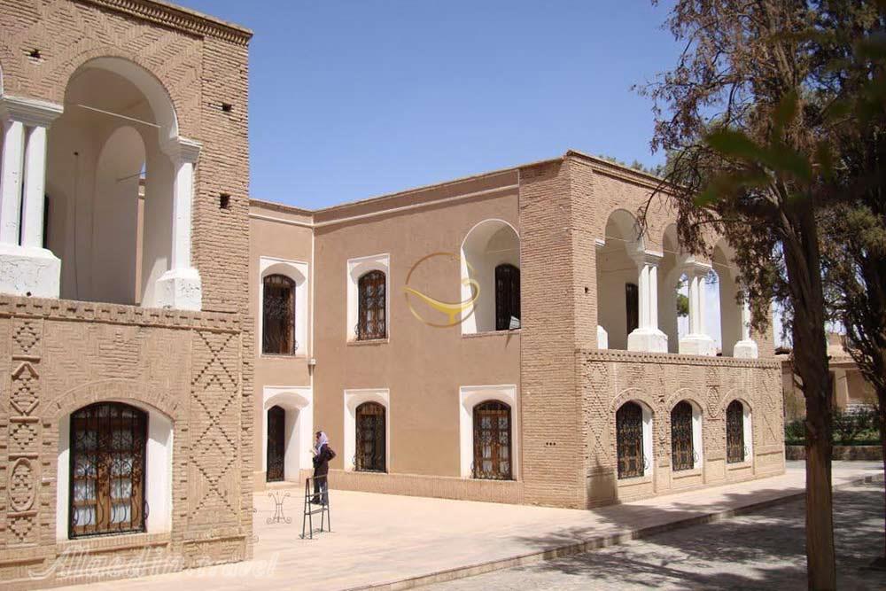 باغ موزه هرندی در کرمان (موزه رضاشاه، موزه ساز، موزه باستان شناسی) | علاءالدین تراول