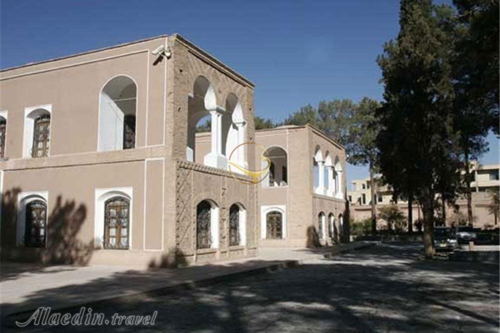 باغ موزه هرندی در کرمان (موزه رضاشاه، موزه ساز، موزه باستان شناسی) | علاءالدین تراول