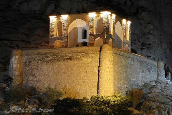 عمارت تخت درگاه قلی بیگ در کرمان