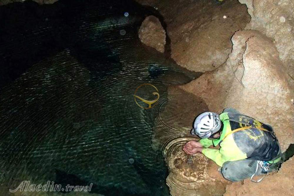 زرین غار در خدابنده | علاءالدین تراول