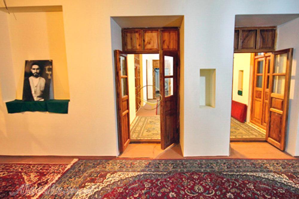 فضای داخلی خانه امام خمینی (قدس سره) در خمین | علاءالدین تراول