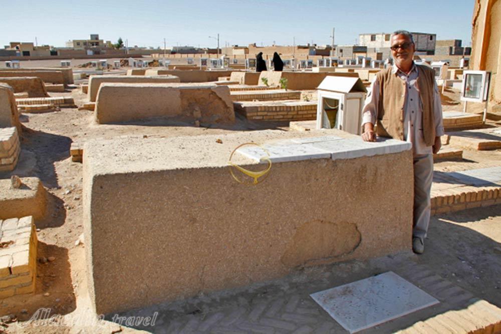 قبرستان جندق در خور و بیابانک | علاءالدین تراول