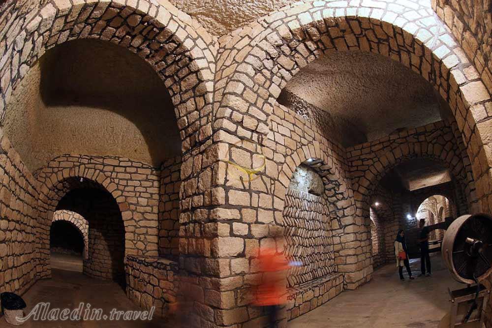 شهر زیر زمینی کاریز کیش | علاءالدین تراول