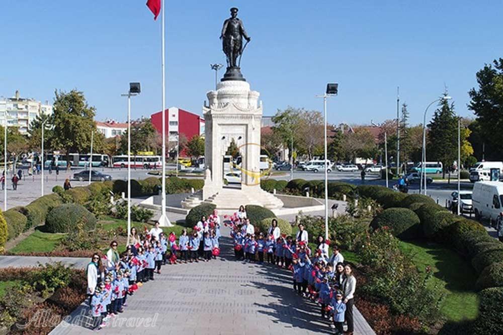 مجسمه یادبود آتاتورک در قونیه - ترکیه | علاءالدین تراول