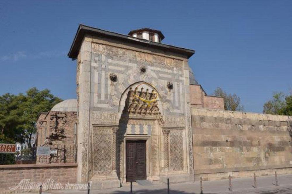 موزه مدرسه کاراتای (موزه کاشی) در قونیه - ترکیه | علاءالدین تراول