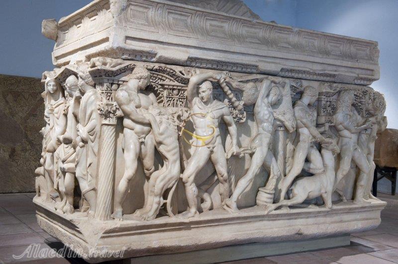 موزه اشیای چوبی و سنگی کنده کاری شده در قونیه - ترکیه (حوزه علمیه اینچه منار) | علاءالدین تراول