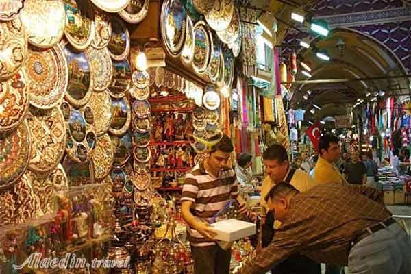 بازار بزرگ در کوش آداسی - ترکیه