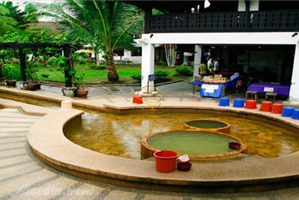 چشمه های آبگرم روستای آیرهانگات لنکاوی | علاءالدین تراول