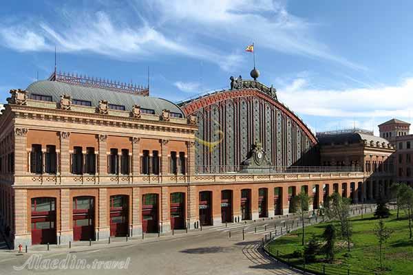 میدان و ایستگاه راه آهن آتوچا در مادرید - اسپانیا