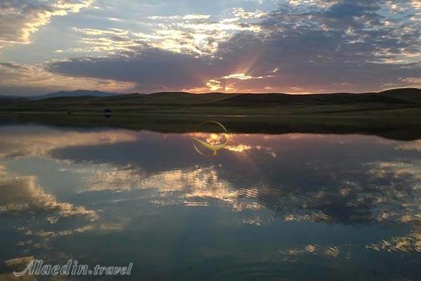 دریاچه پری (خندقلو) ماه نشان