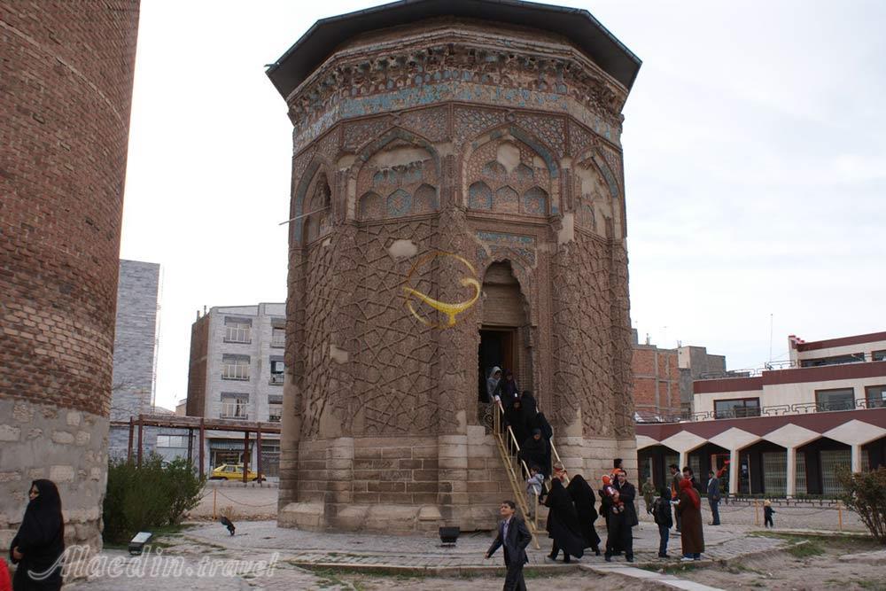 گنبد کبود مراغه | علاءالدین تراول