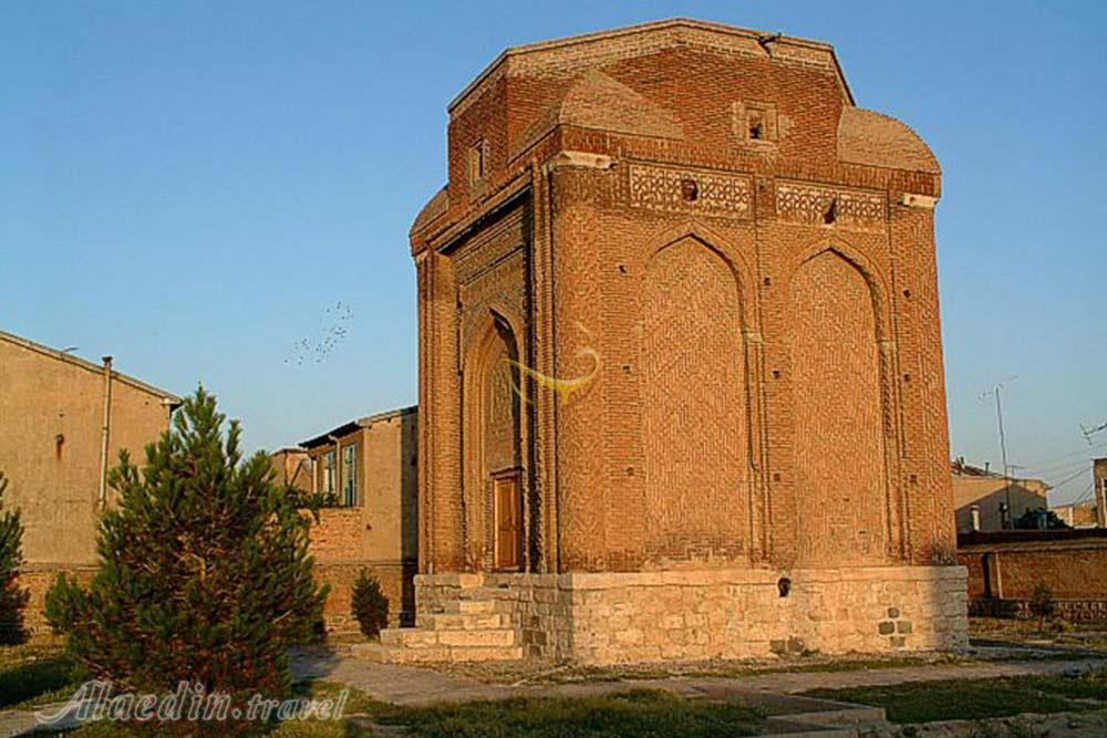 گنبد سرخ مراغه | علاءالدین تراول