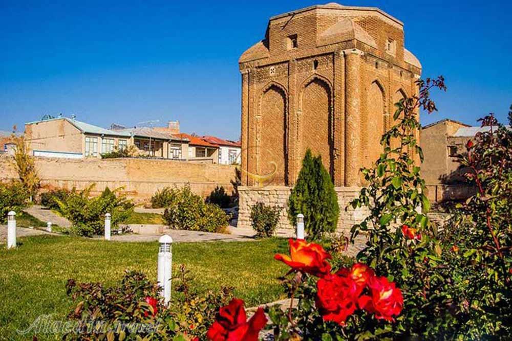 گنبد سرخ مراغه | علاءالدین تراول