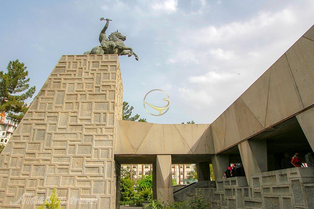 موزه آرامگاه نادر شاه (نادری) مشهد | علاءالدین تراول