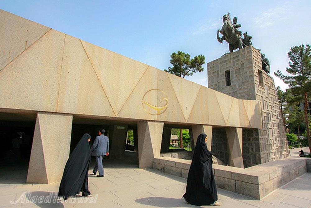 موزه آرامگاه نادر شاه (نادری) مشهد | علاءالدین تراول