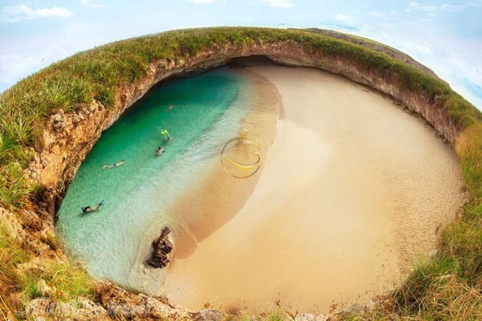 ساحل مخفی ماریتا مکزیکو سیتی - مکزیک