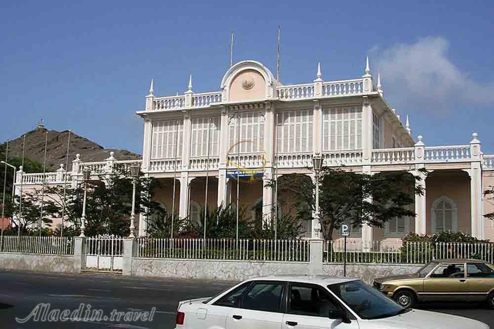 کاخ مردم در میندلو - کیپ ورد | علاءالدین تراول