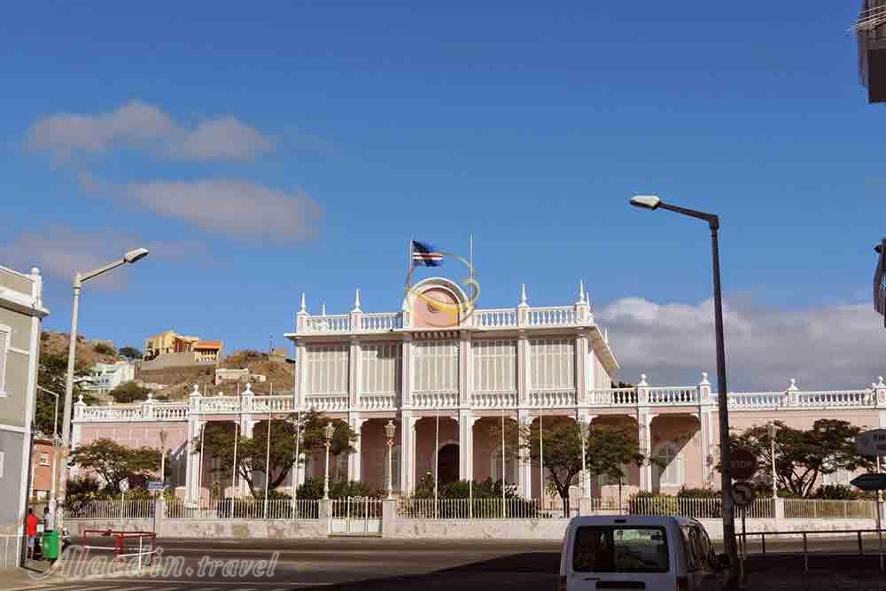 کاخ مردم در میندلو - کیپ ورد | علاءالدین تراول