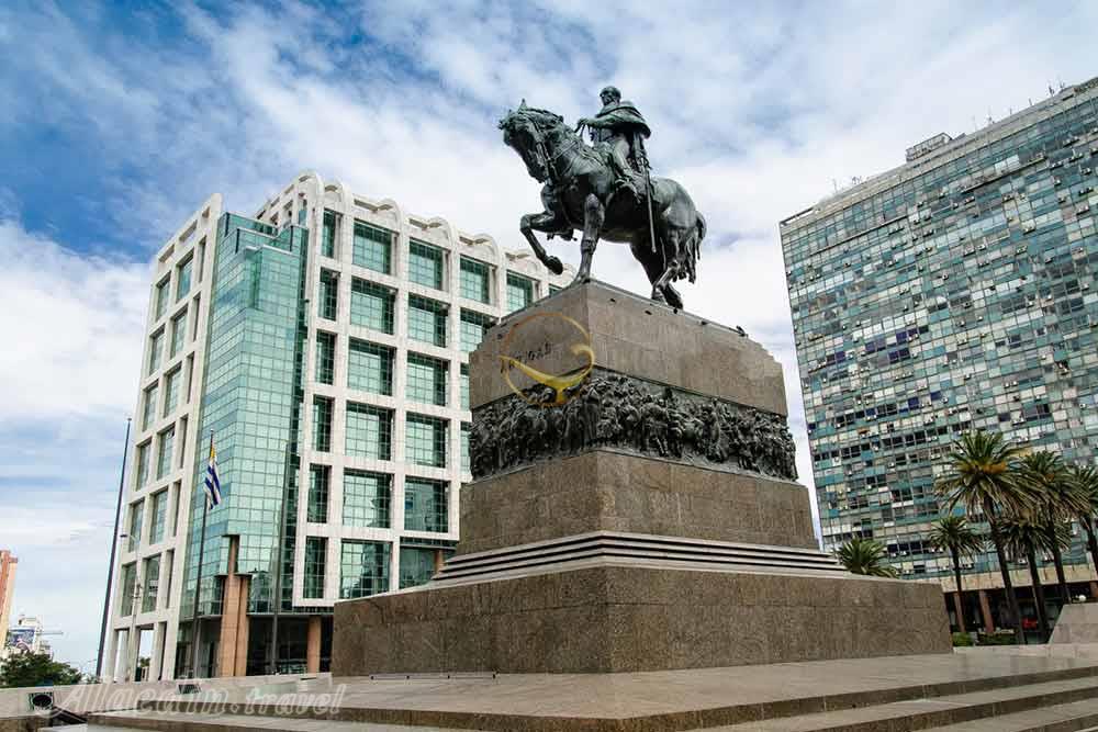 میدان استقلال اروگوئه در مونته ویدئو | علاءالدین تراول