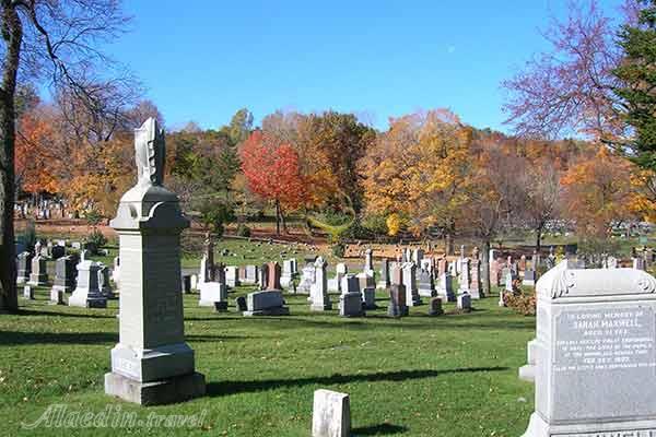 گورستان مونت رویال در مونترال - کانادا