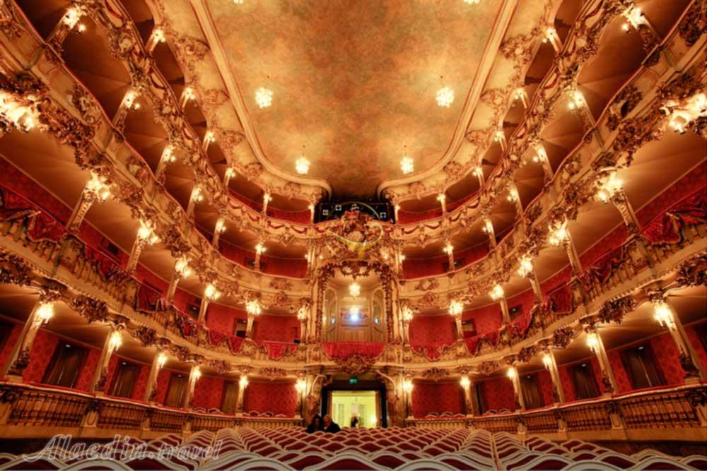 تئاتر کوویلیز در مونیخ - آلمان | علاءالدین تراول